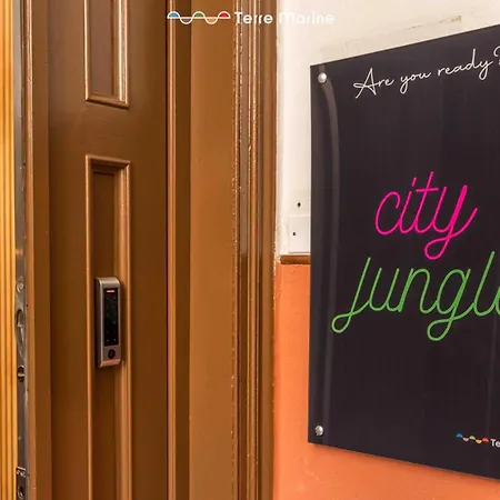 Πανσιόν Jungle, Terre Marine