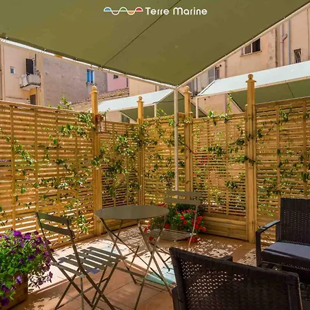 Pensionat Jungle, Terre Marine